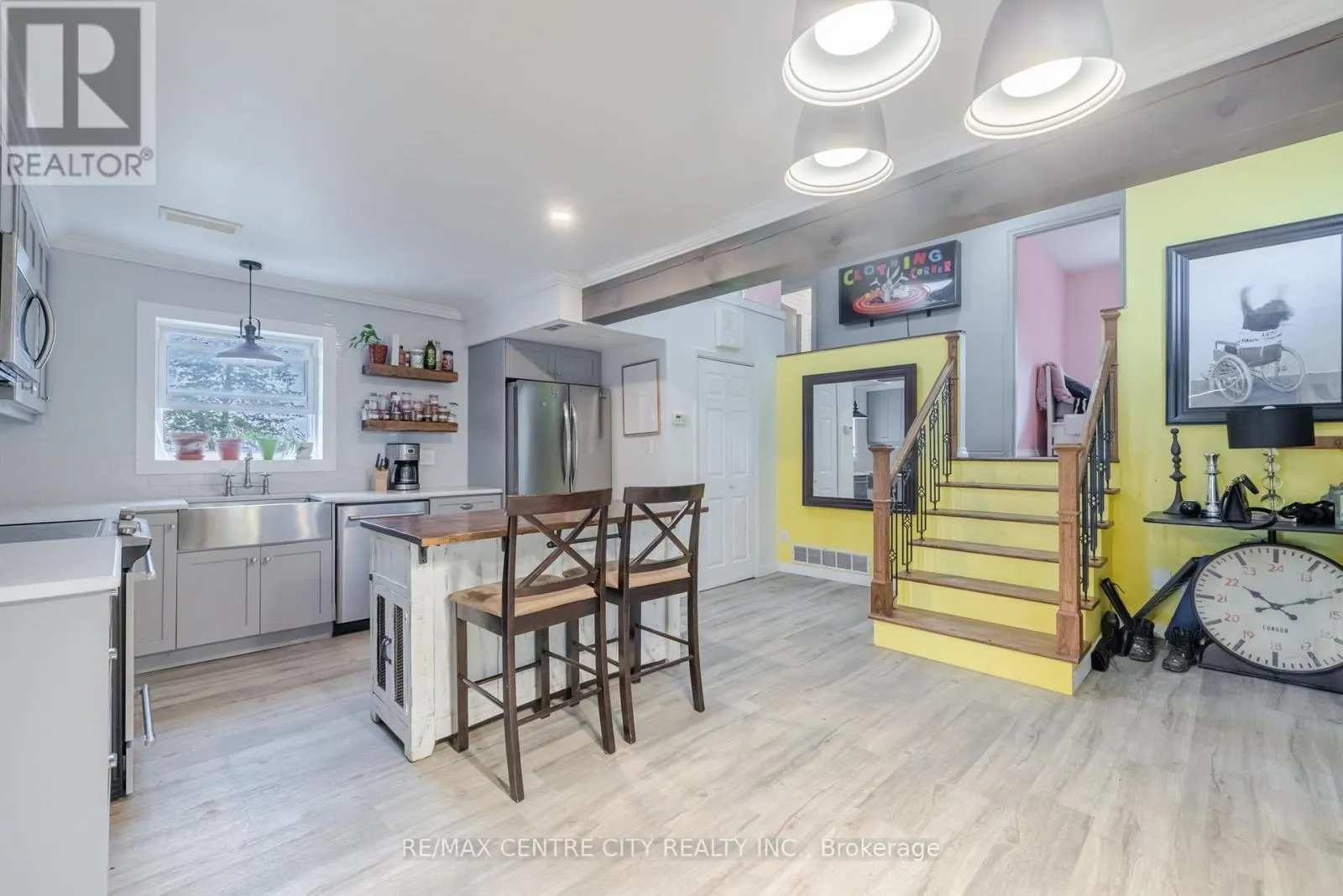7641 LAKESHORE ROAD