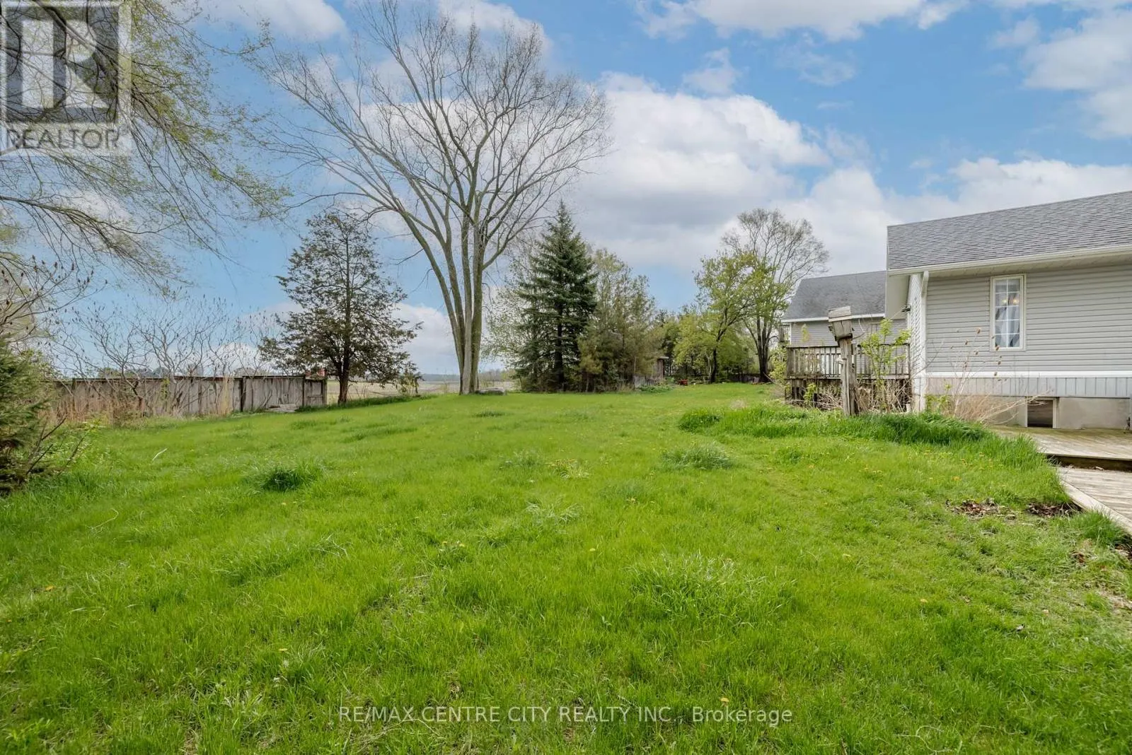 7641 LAKESHORE ROAD