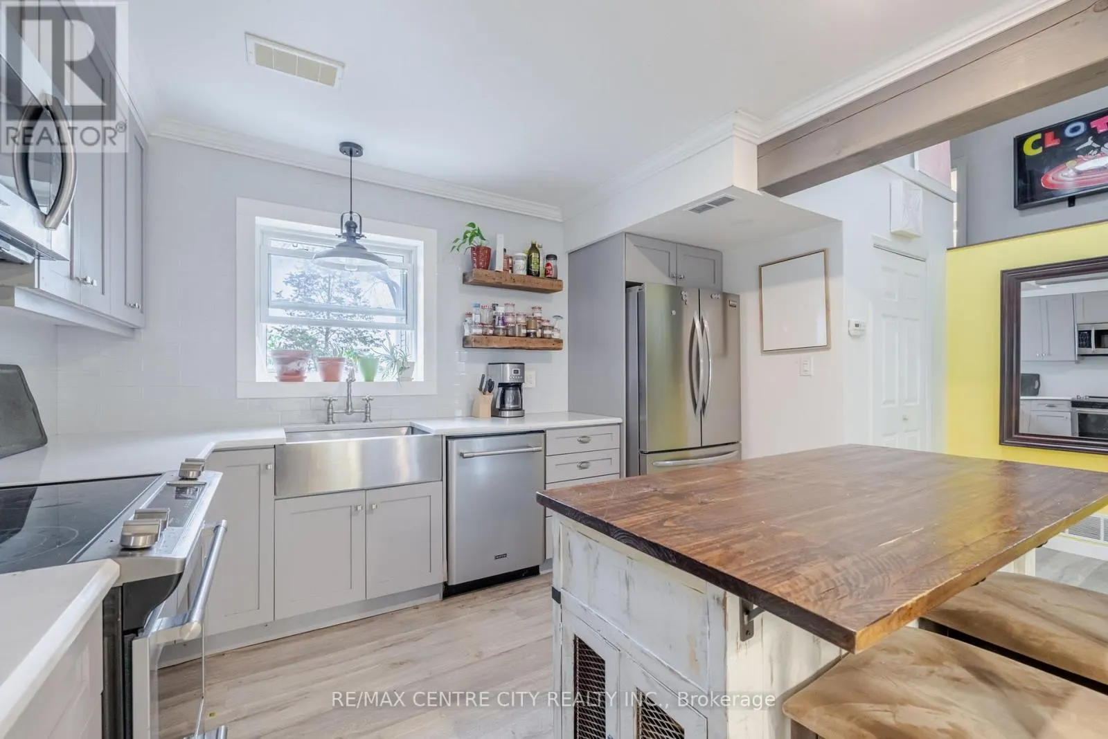 7641 LAKESHORE ROAD