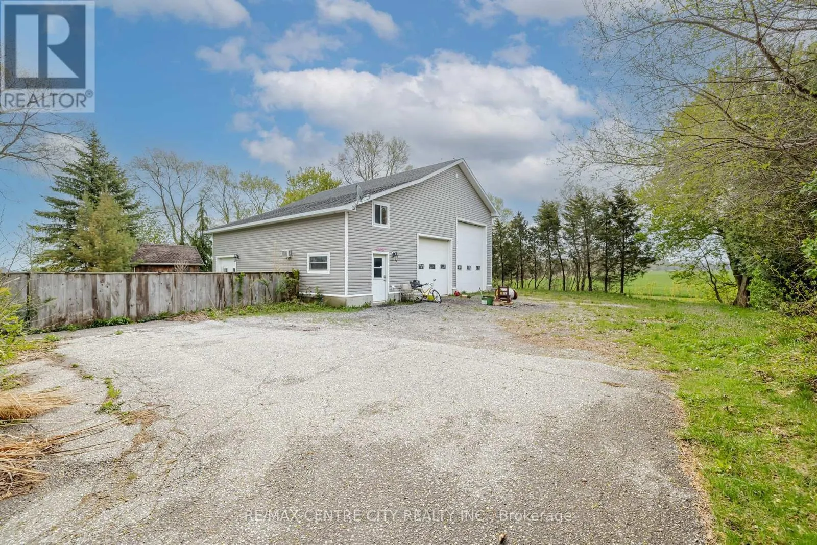 7641 LAKESHORE ROAD