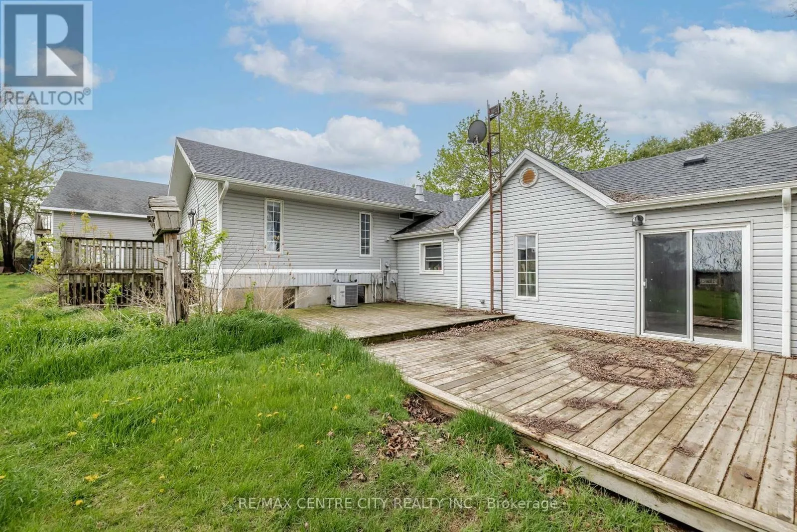 7641 LAKESHORE ROAD