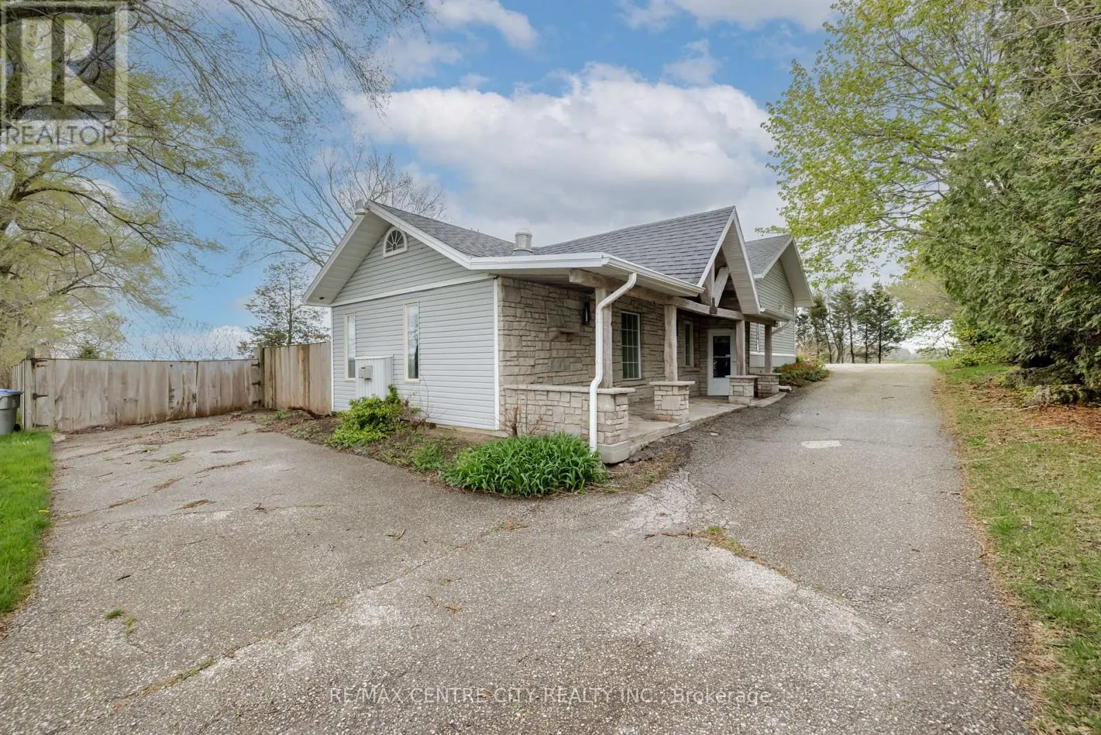 7641 LAKESHORE ROAD