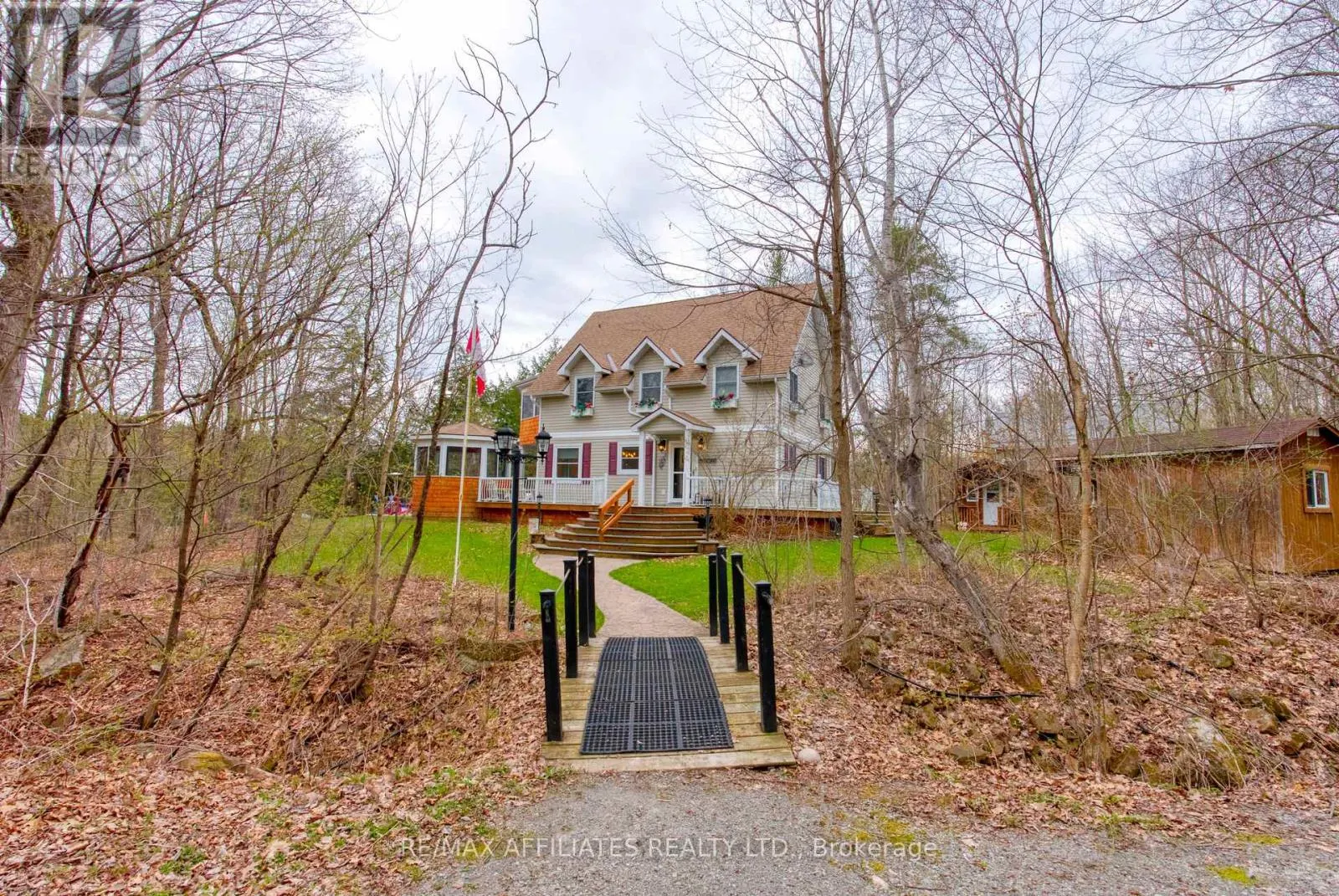 133 SWAN LANE N
