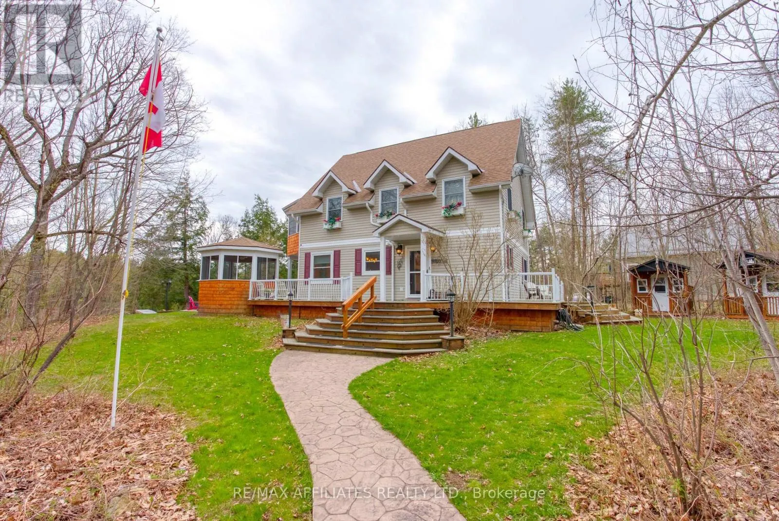 133 SWAN LANE N