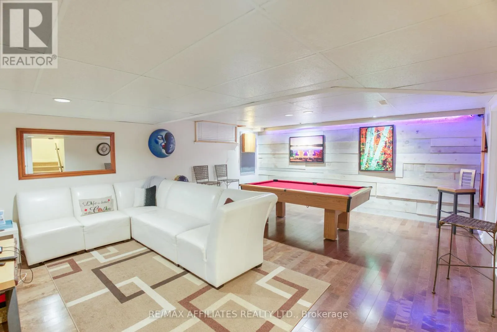 133 SWAN LANE N