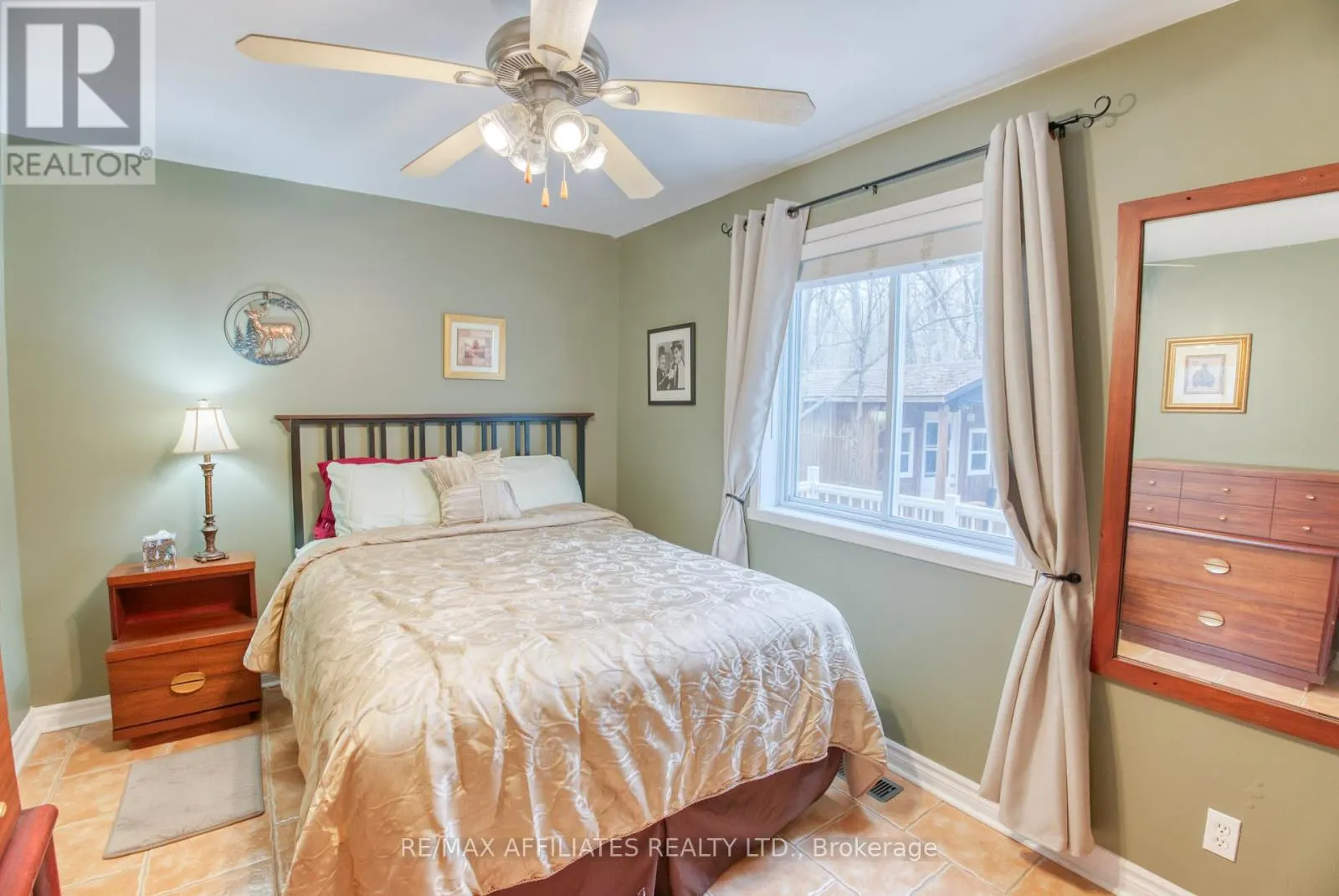 133 SWAN LANE N
