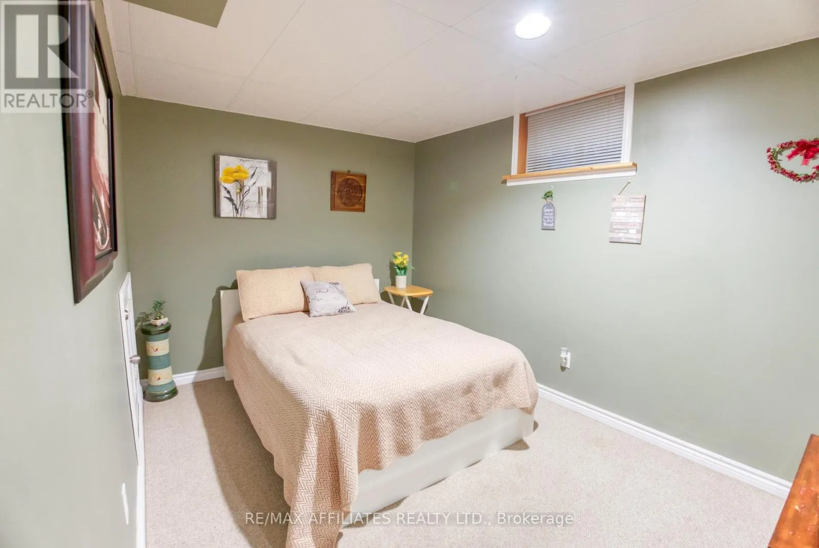 133 SWAN LANE N