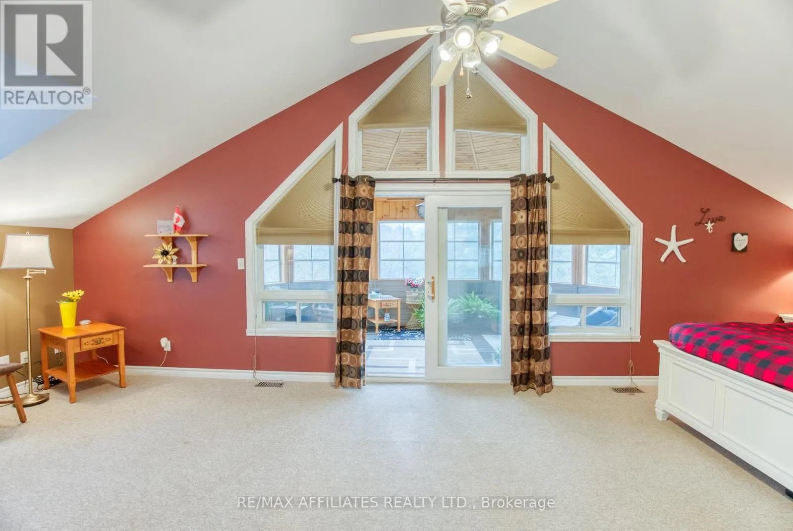 133 SWAN LANE N