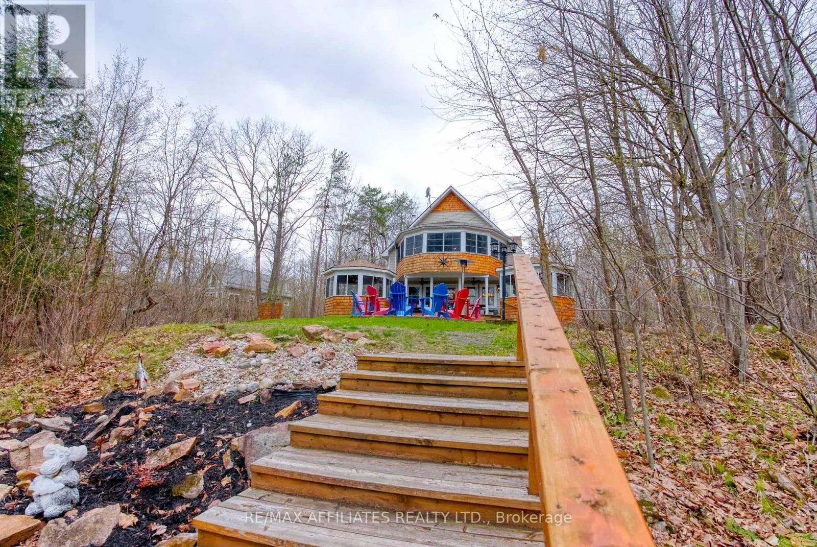 133 SWAN LANE N