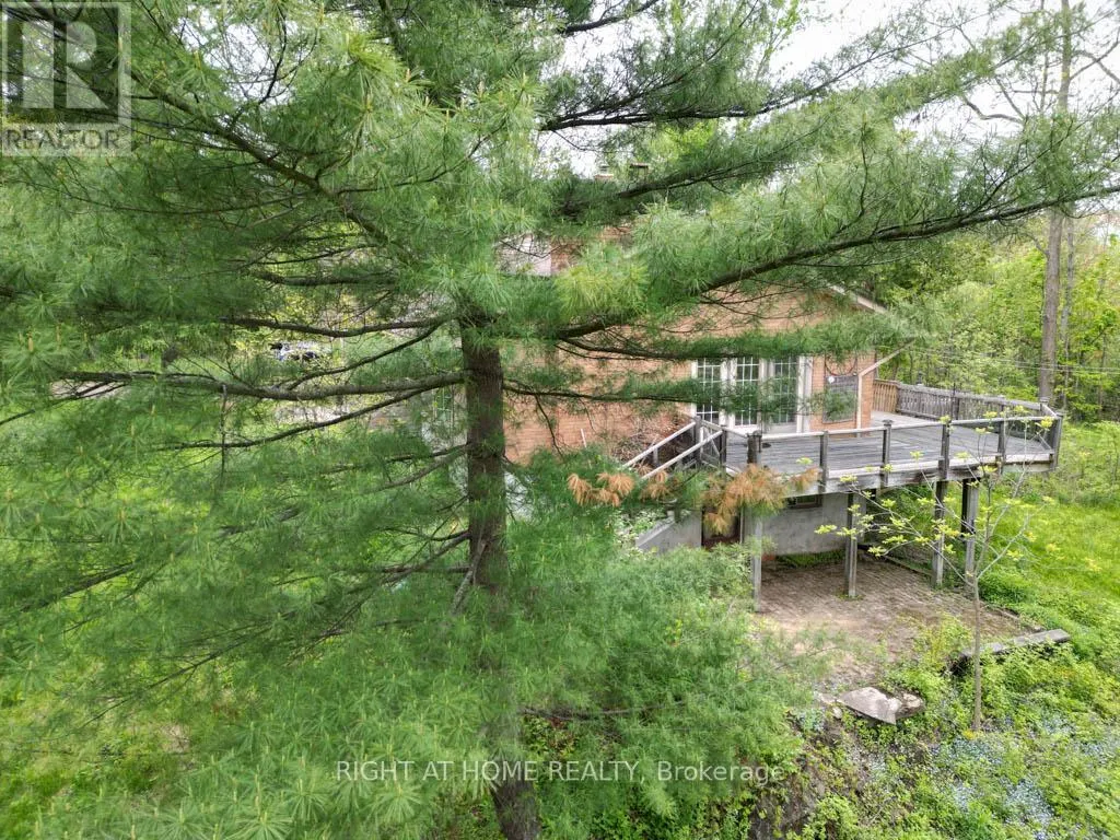 144 WELLINGTON STREET