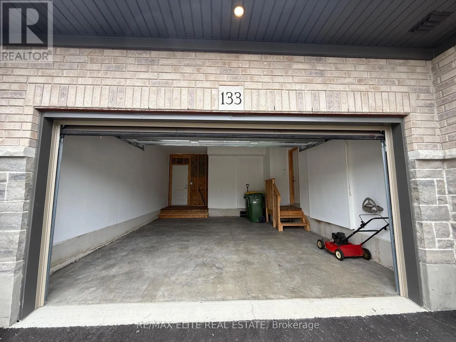 133 MULLIN STREET