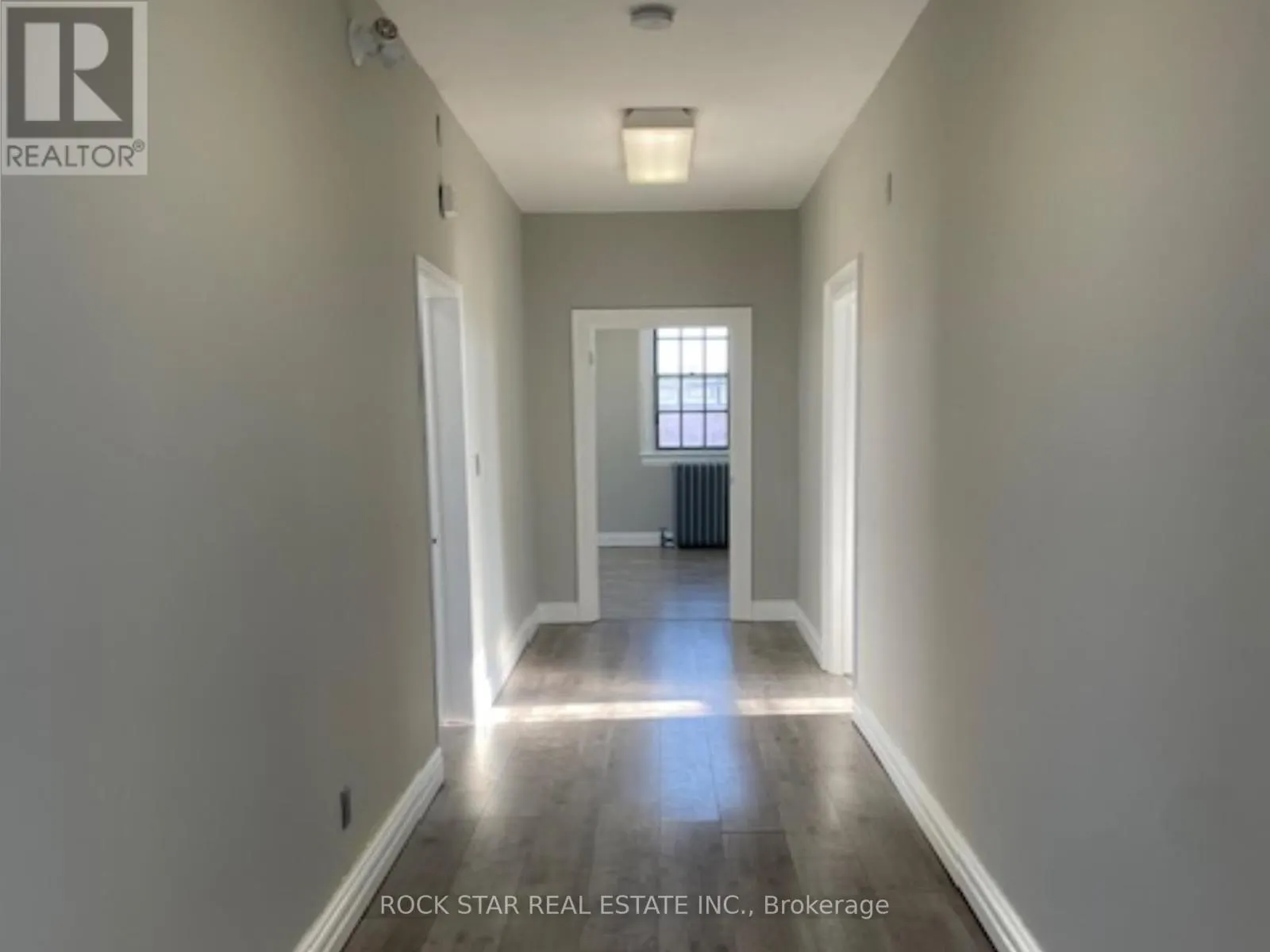 19 KING STREET W