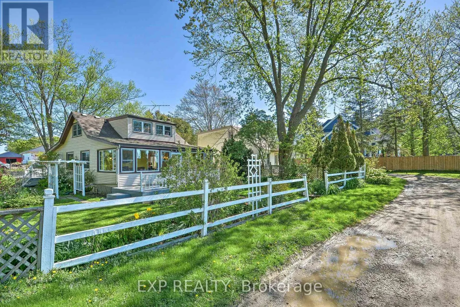 933 TWIN GABLES DRIVE ROAD