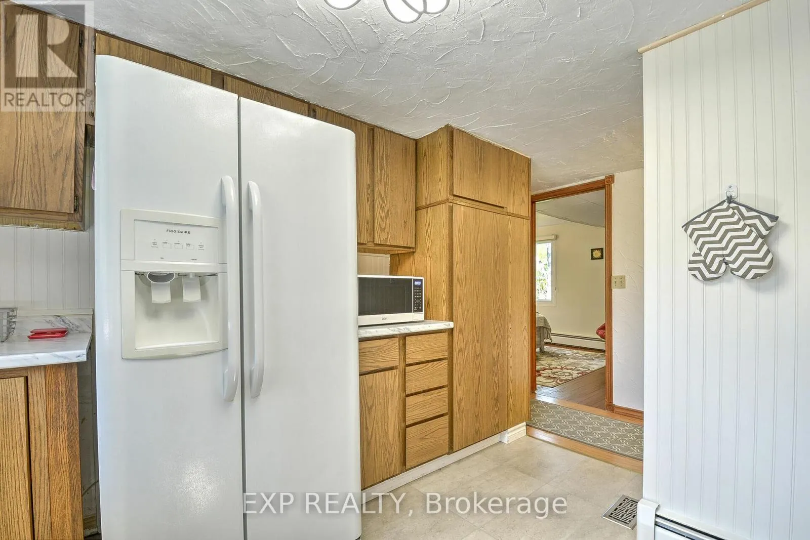 933 TWIN GABLES DRIVE ROAD
