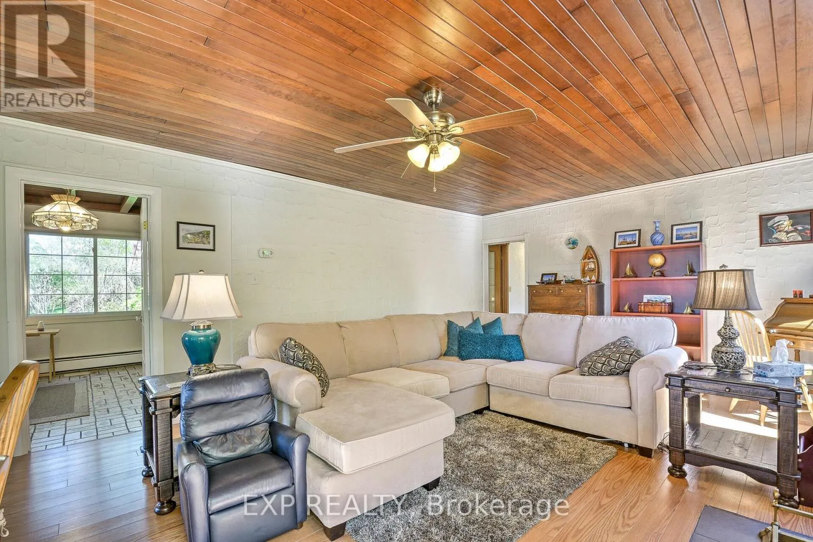 933 TWIN GABLES DRIVE ROAD