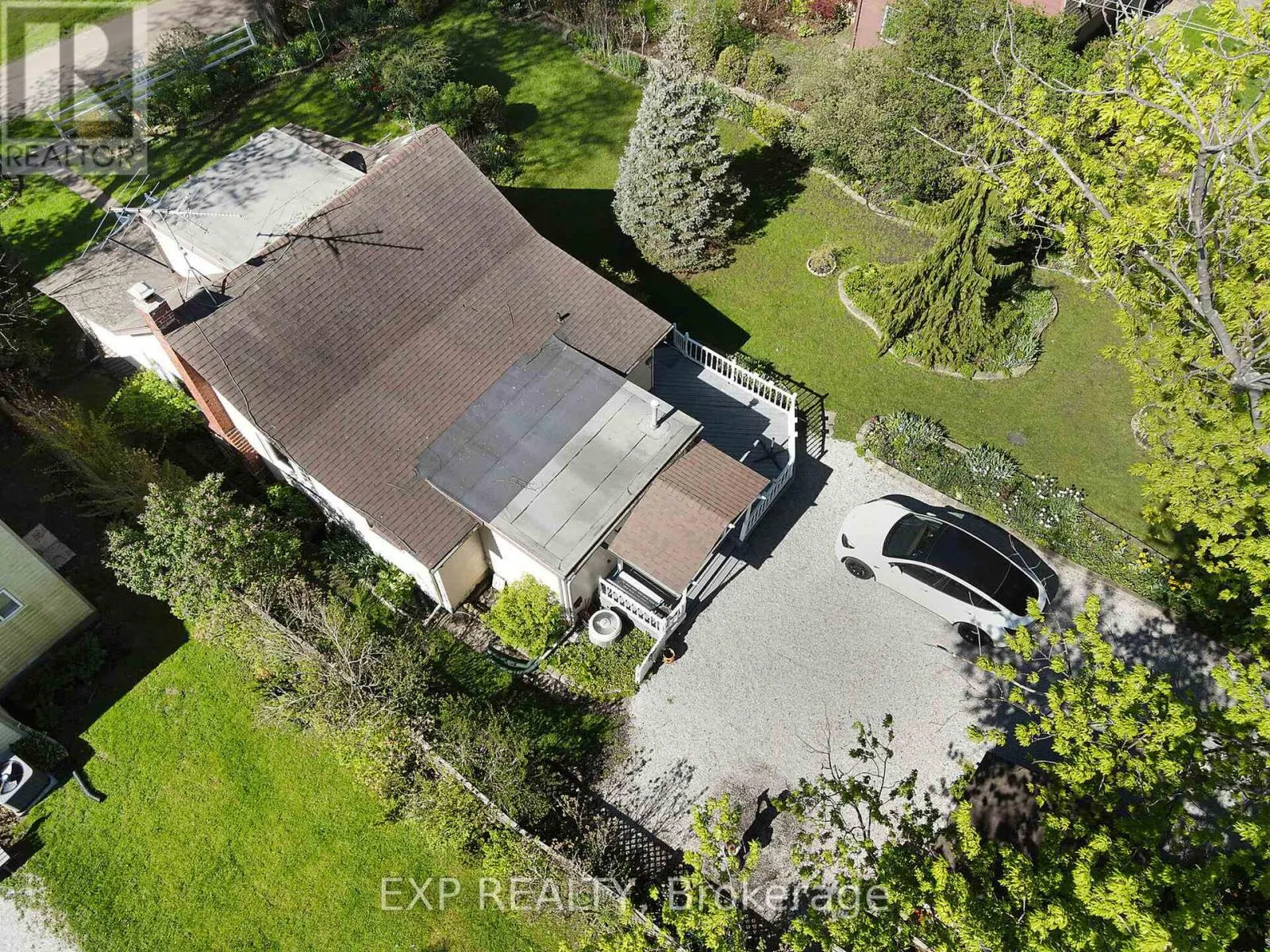 933 TWIN GABLES DRIVE ROAD
