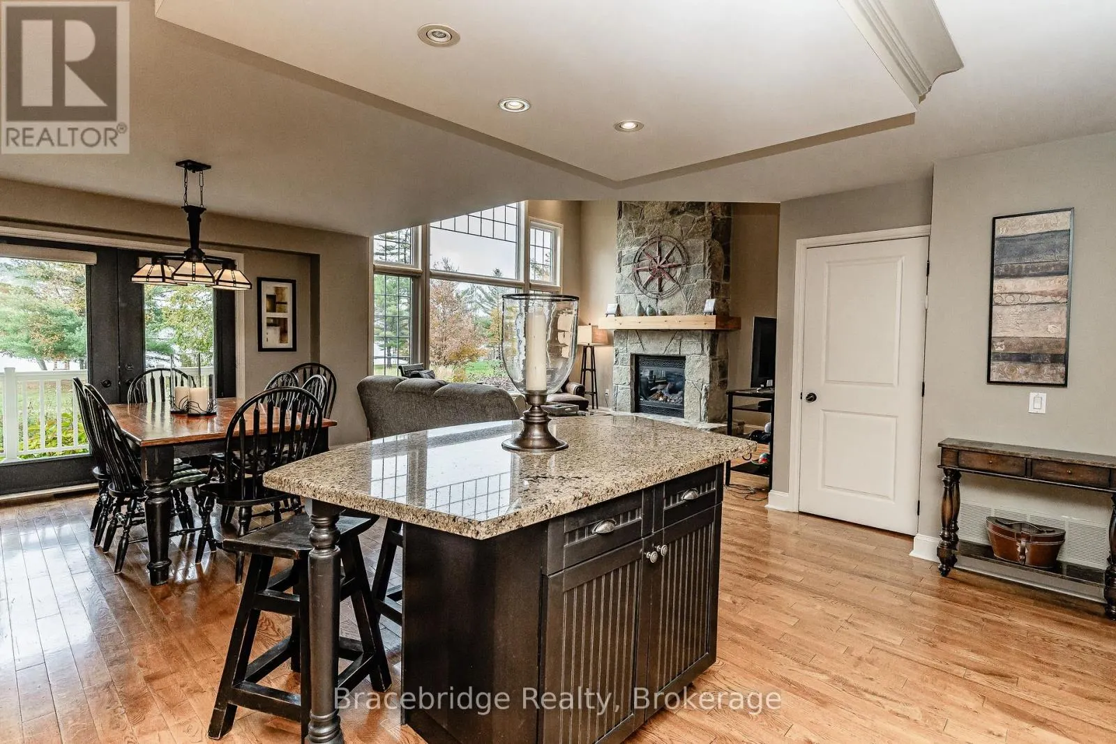 CARLING 5 W3 - 3876 MUSKOKA ROAD 118 ROAD W