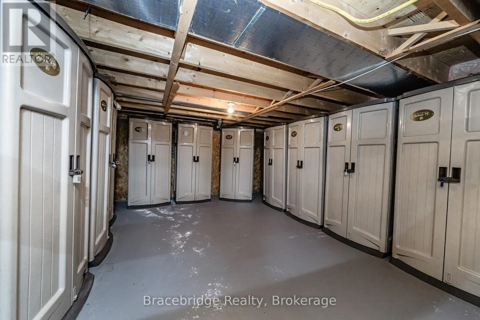 CARLING 5 W3 - 3876 MUSKOKA ROAD 118 ROAD W