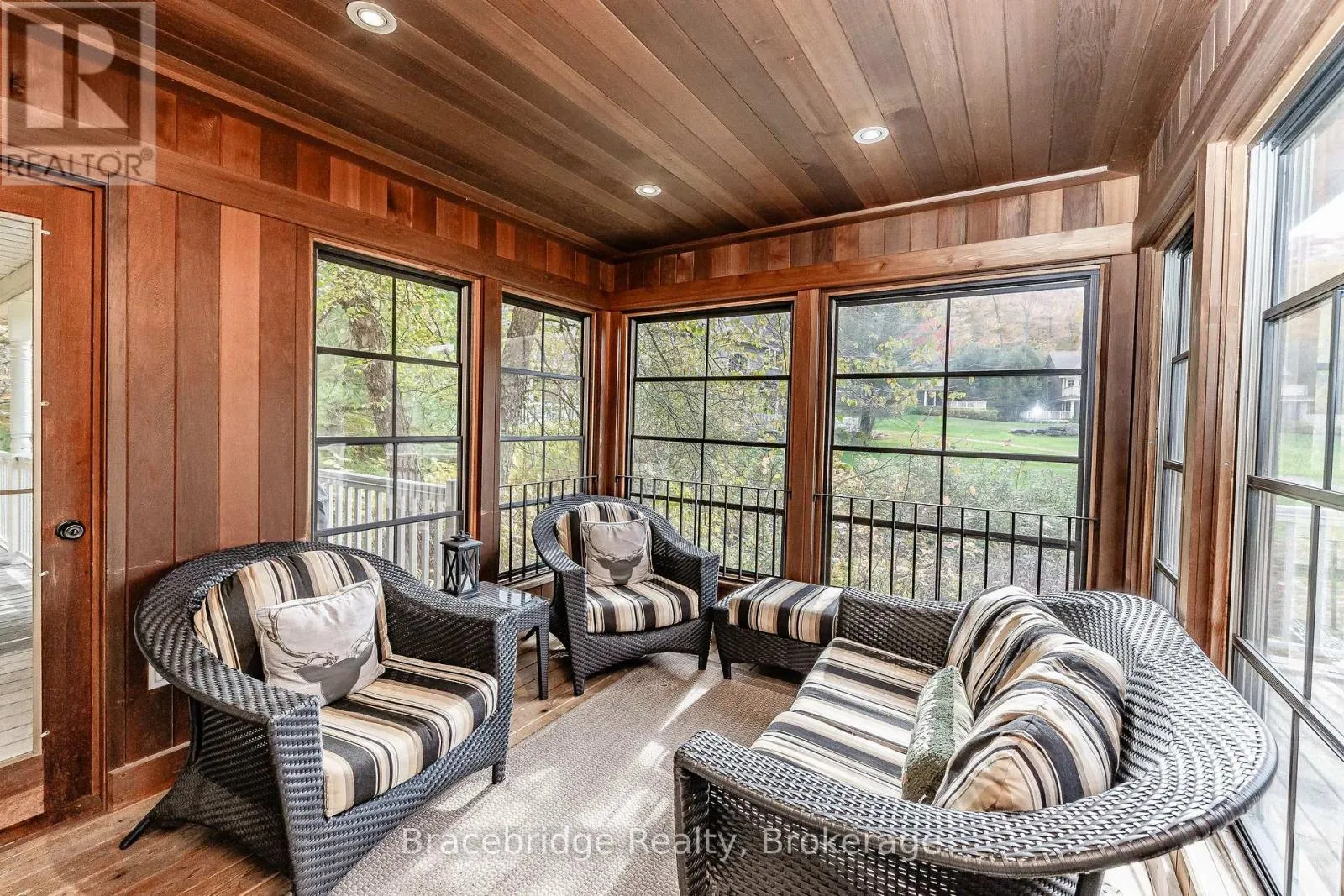 CARLING 5 W3 - 3876 MUSKOKA ROAD 118 ROAD W