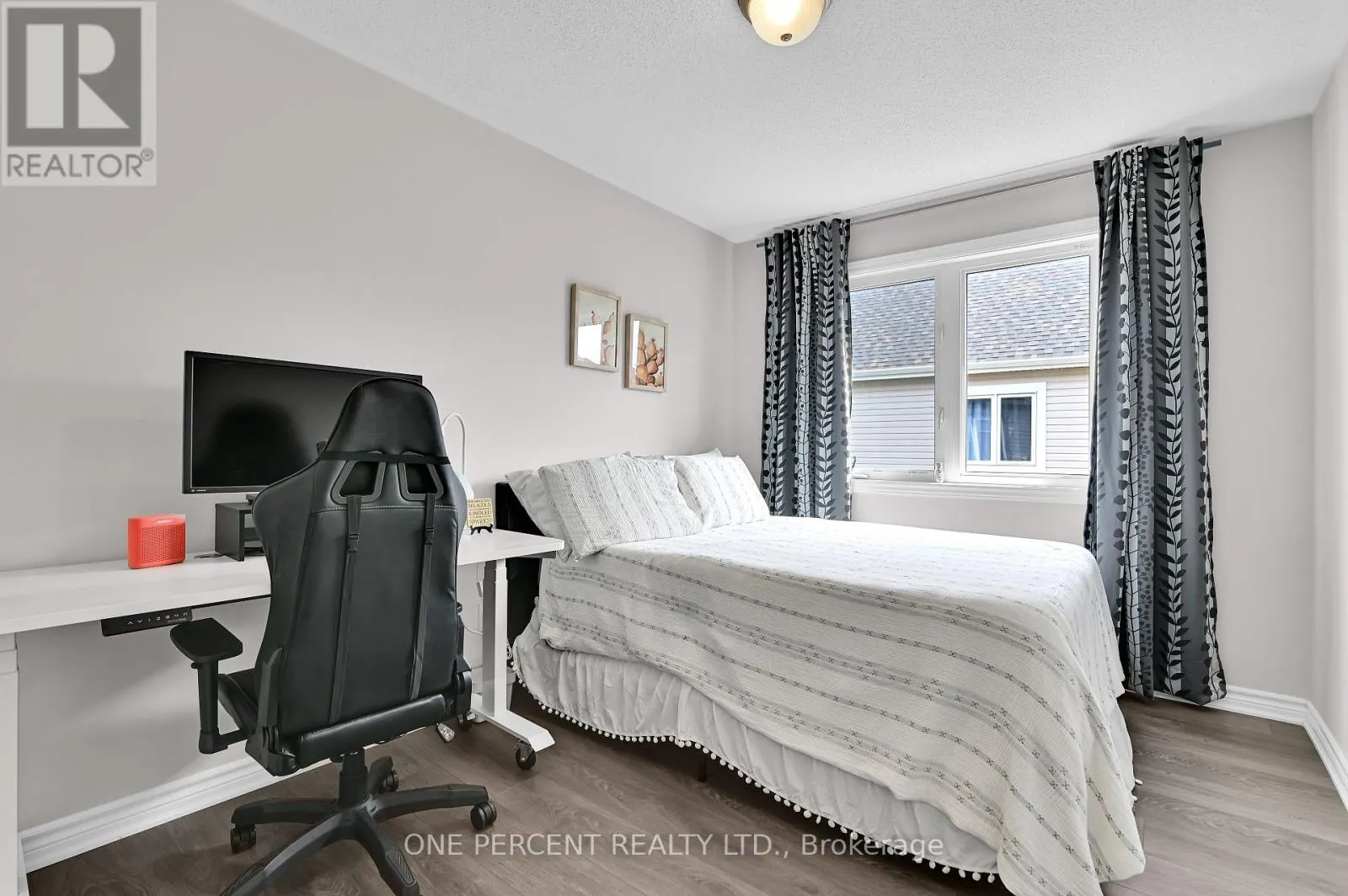 899 FAMEFLOWER STREET