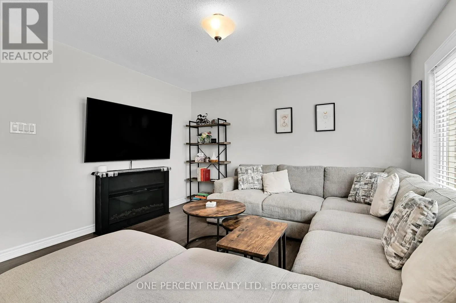 899 FAMEFLOWER STREET