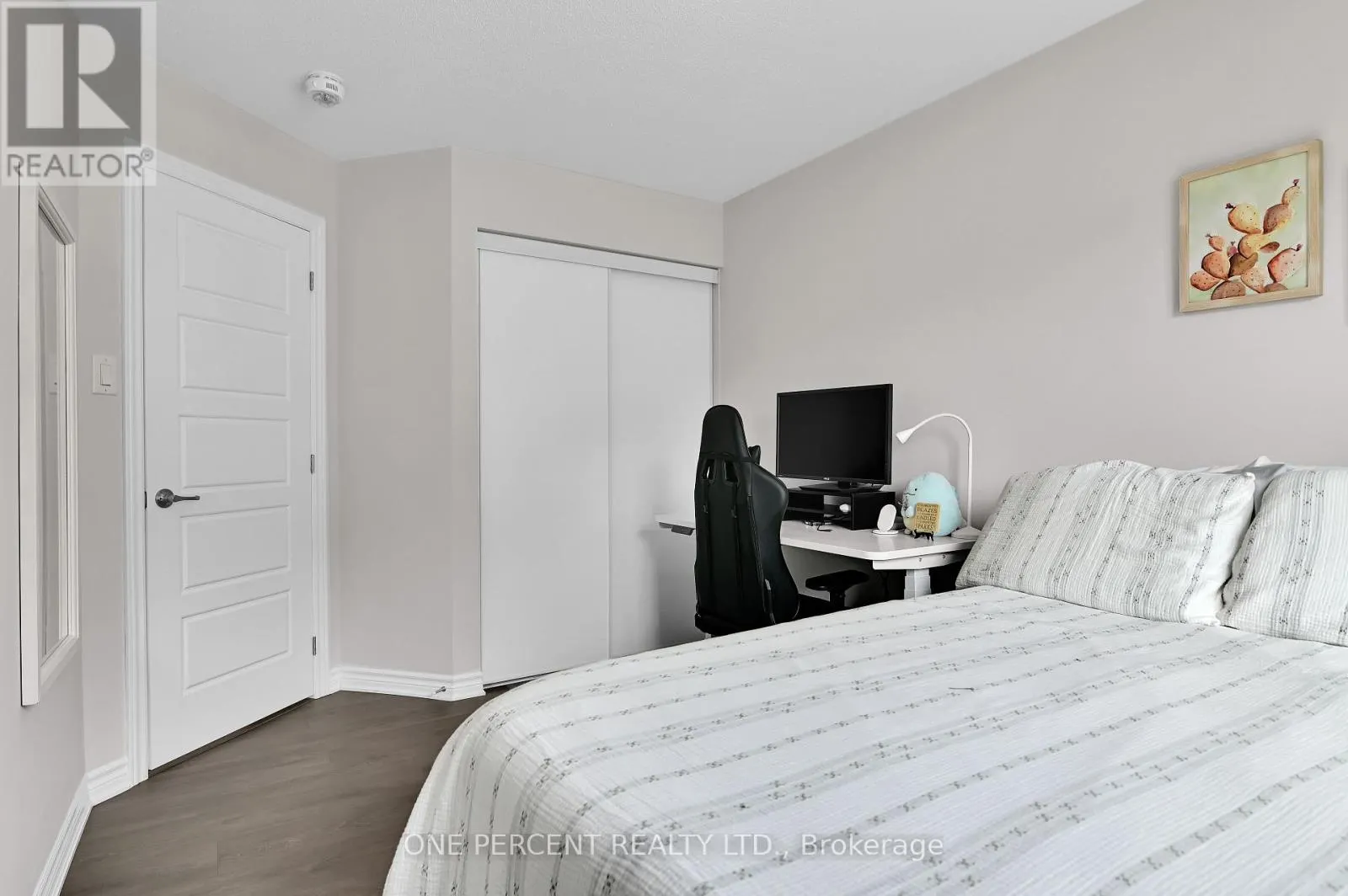 899 FAMEFLOWER STREET