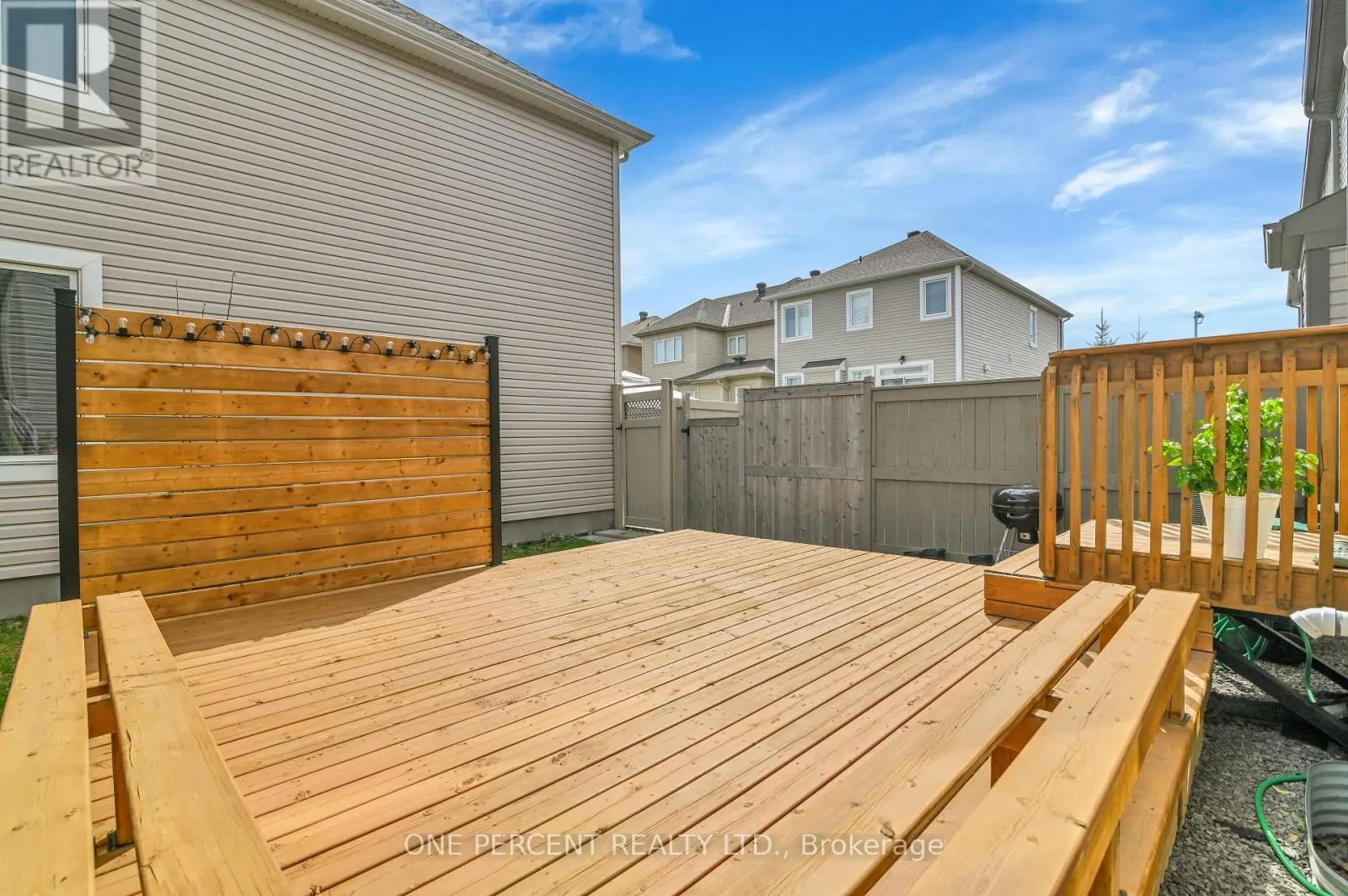 899 FAMEFLOWER STREET