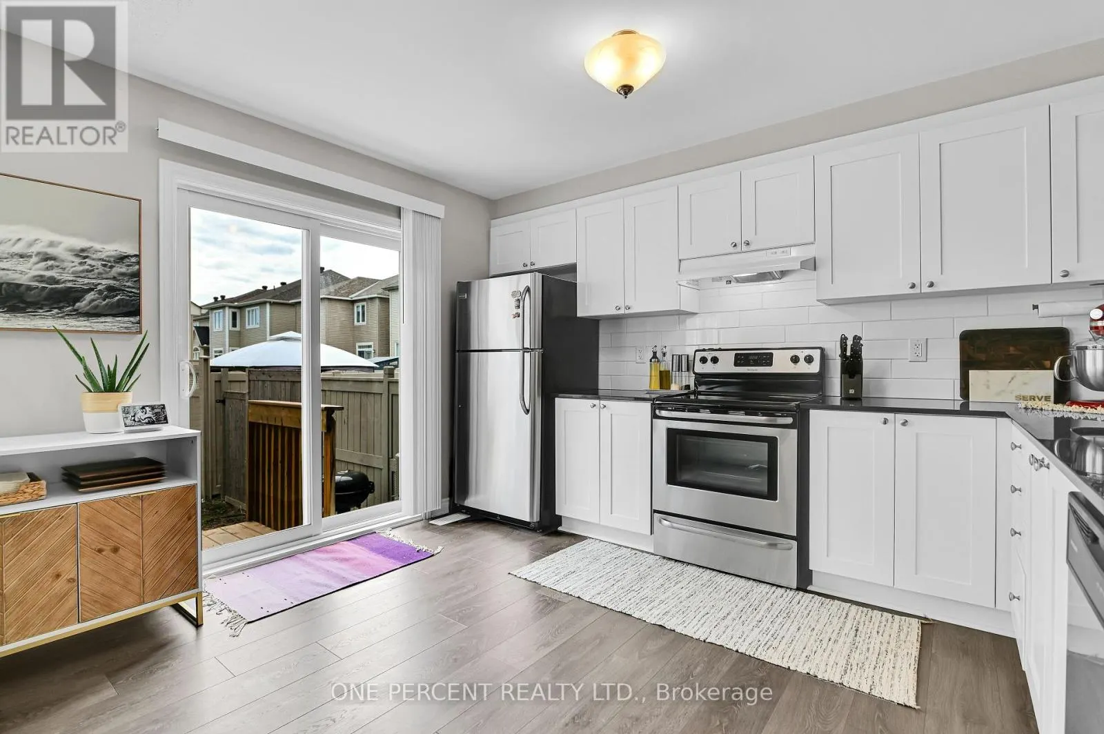899 FAMEFLOWER STREET