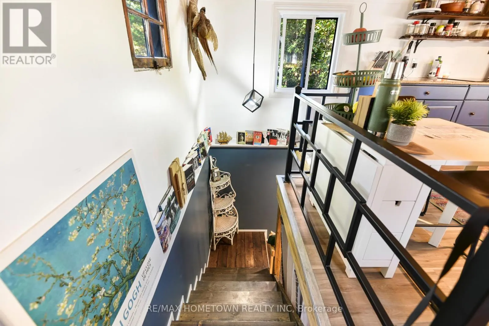 961 NARROWS LANE