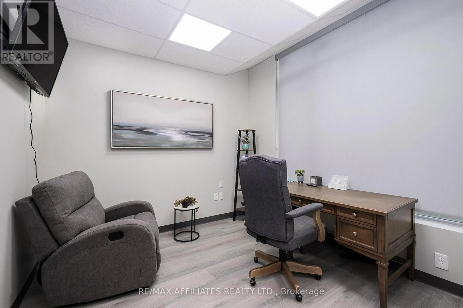 103 & 104 - 2500 ST LAURENT BOULEVARD