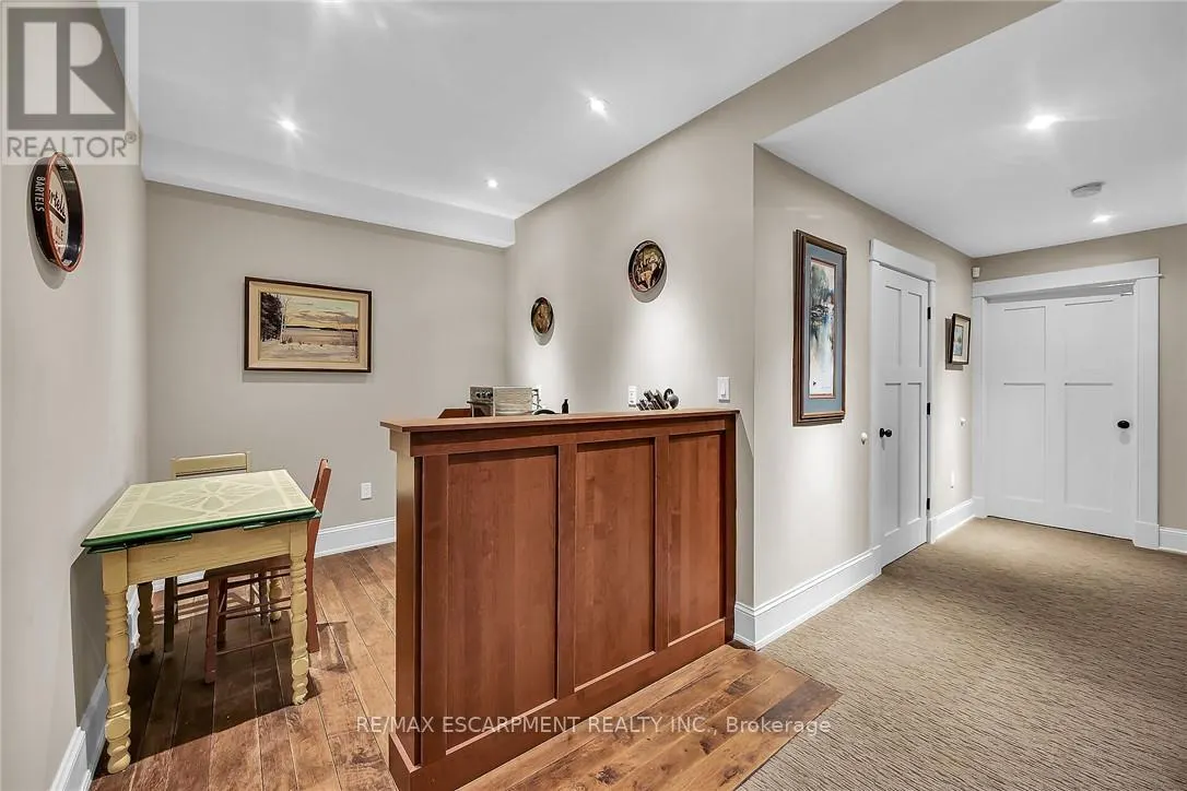 285 HAMILTON DRIVE