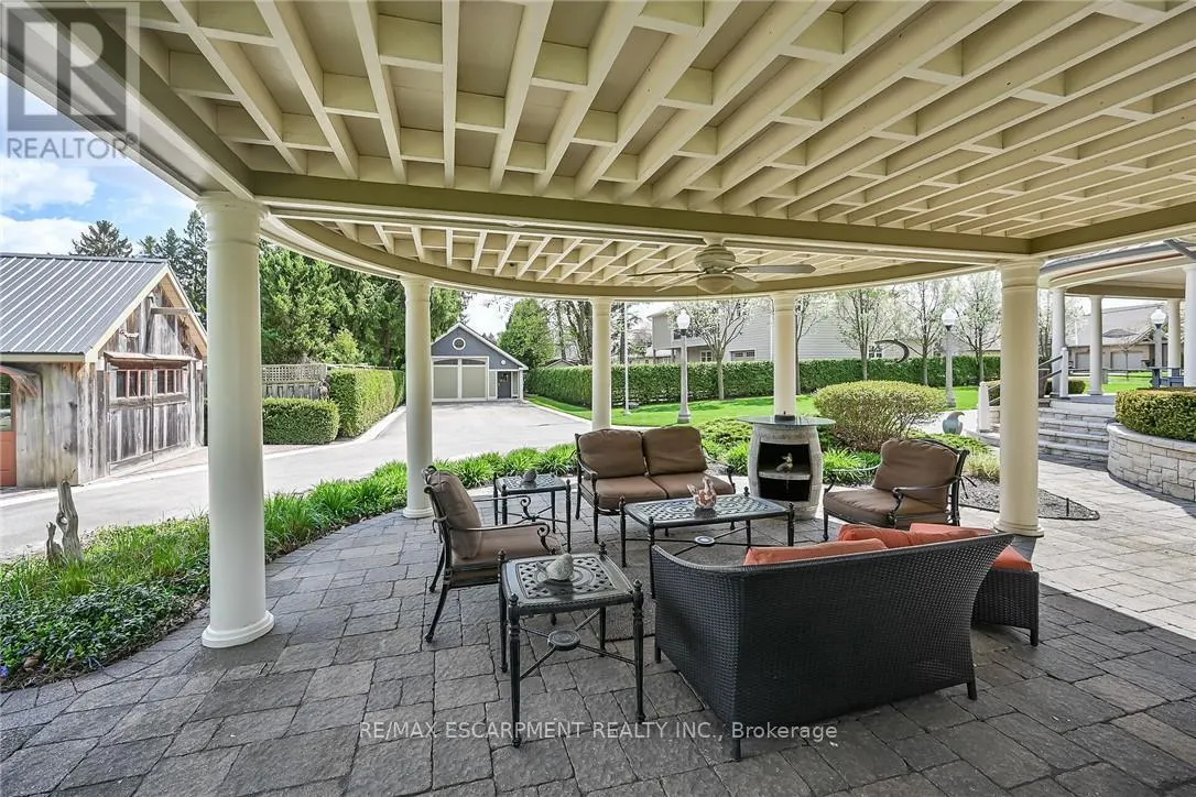 285 HAMILTON DRIVE