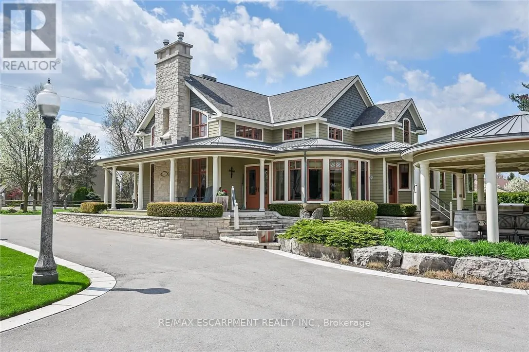285 HAMILTON DRIVE