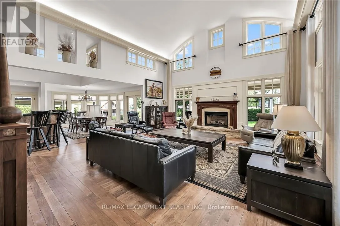 285 HAMILTON DRIVE