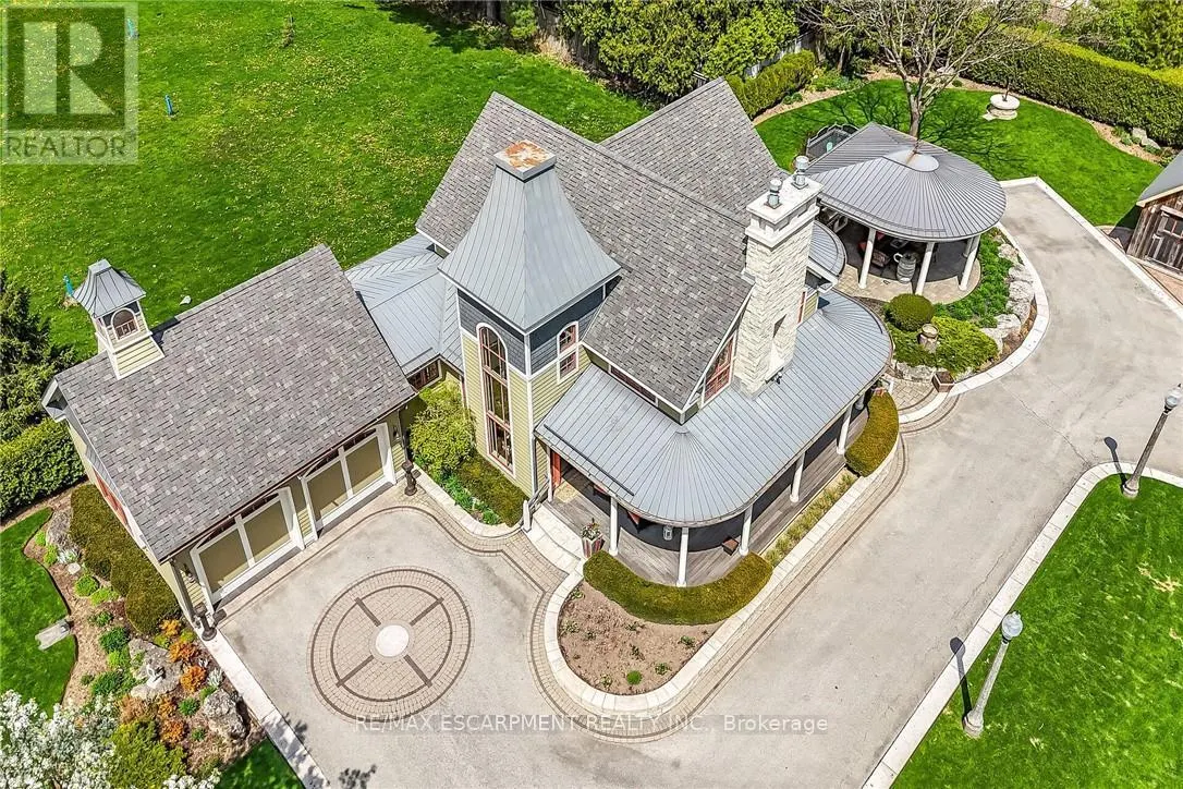 285 HAMILTON DRIVE