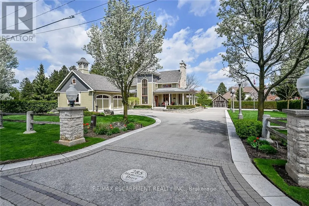 285 HAMILTON DRIVE