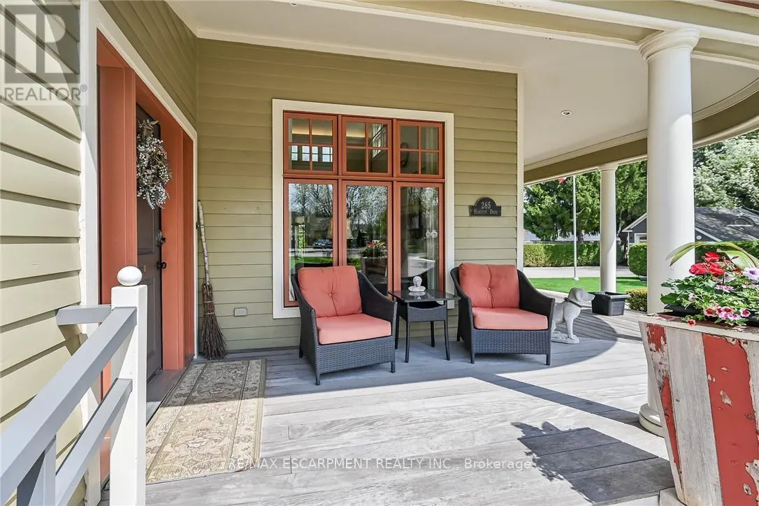 285 HAMILTON DRIVE