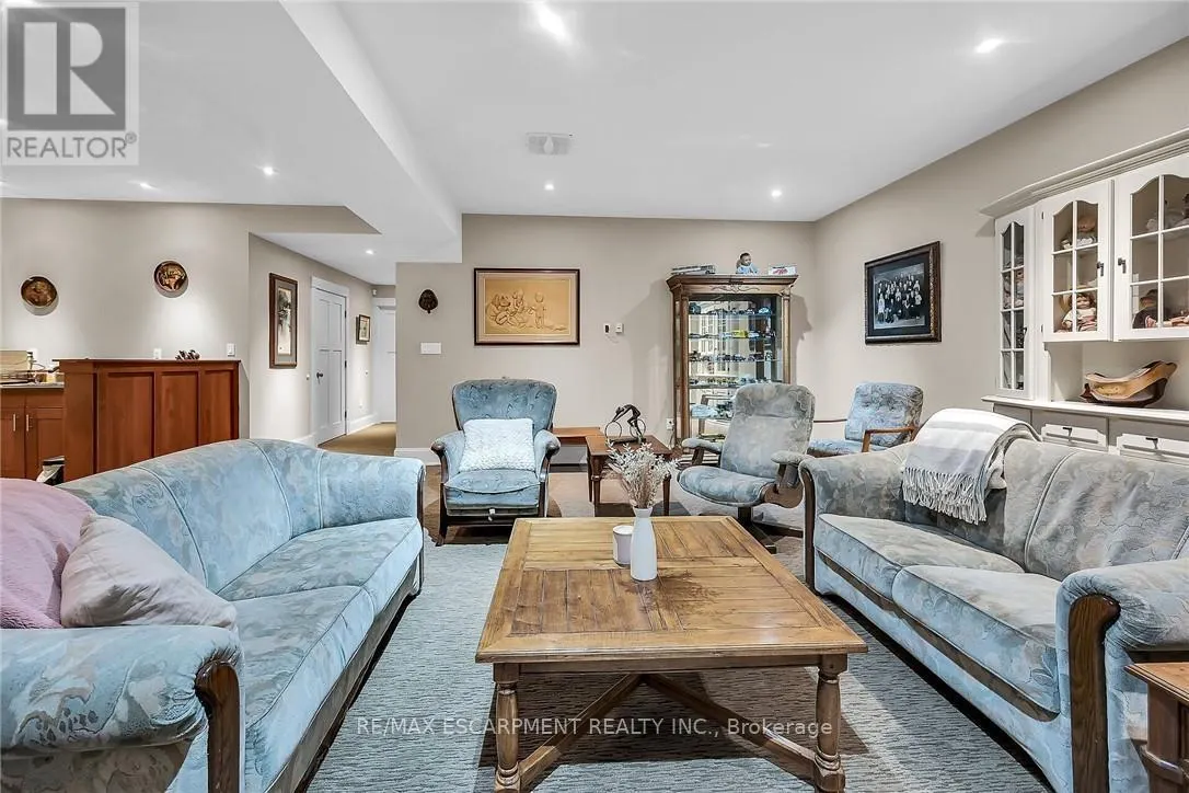 285 HAMILTON DRIVE