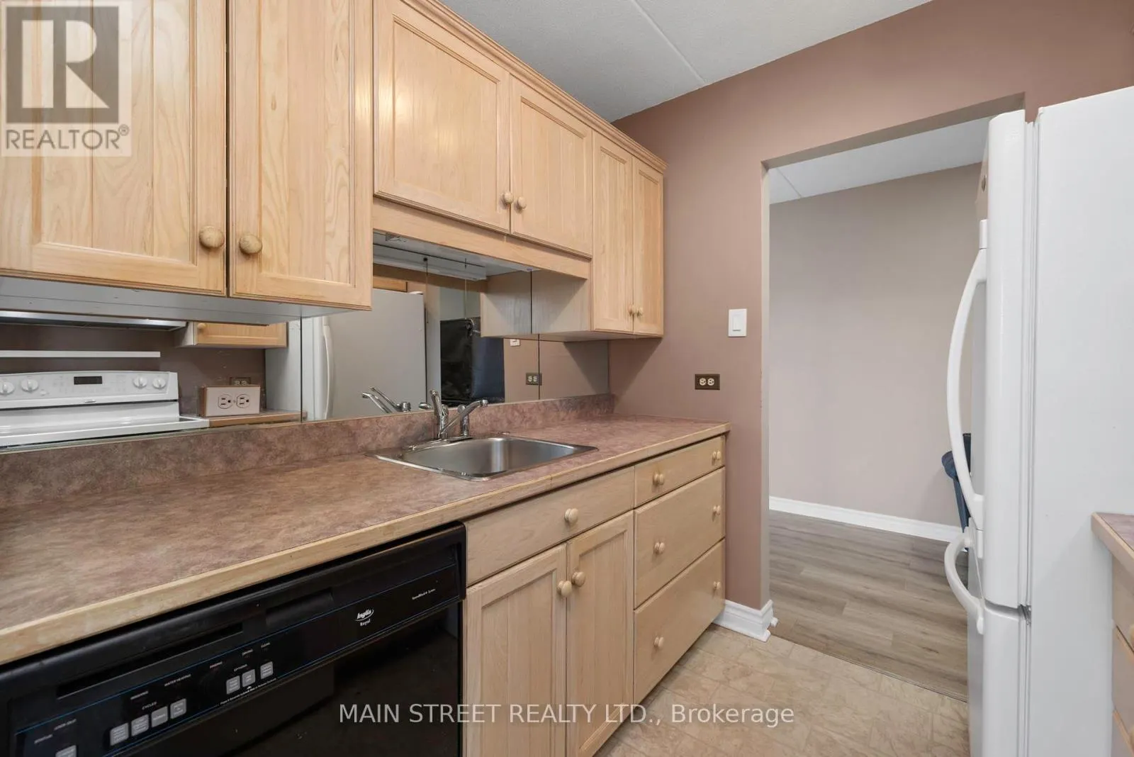 203 - 200 BEACONVIEW HEIGHTS