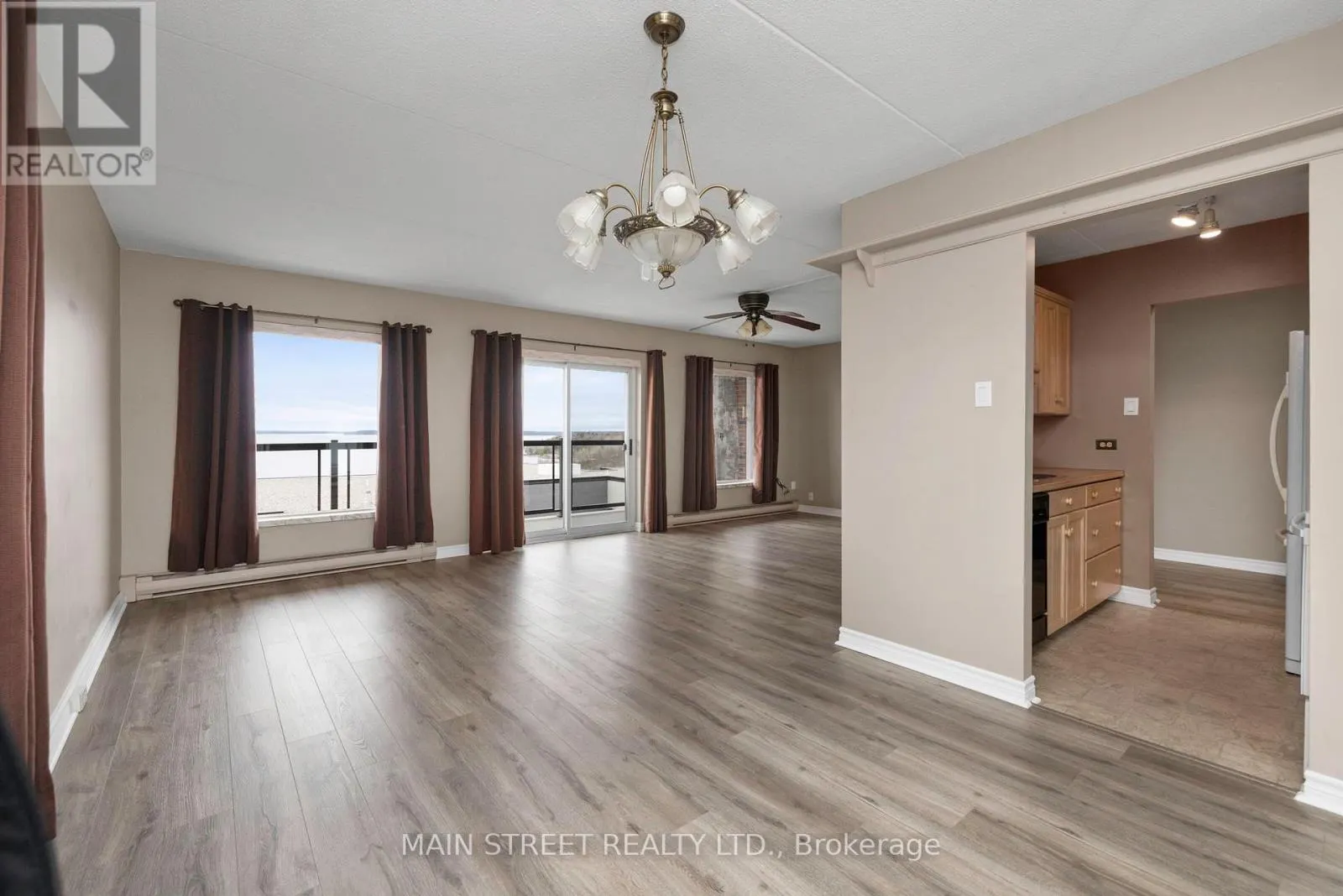 203 - 200 BEACONVIEW HEIGHTS