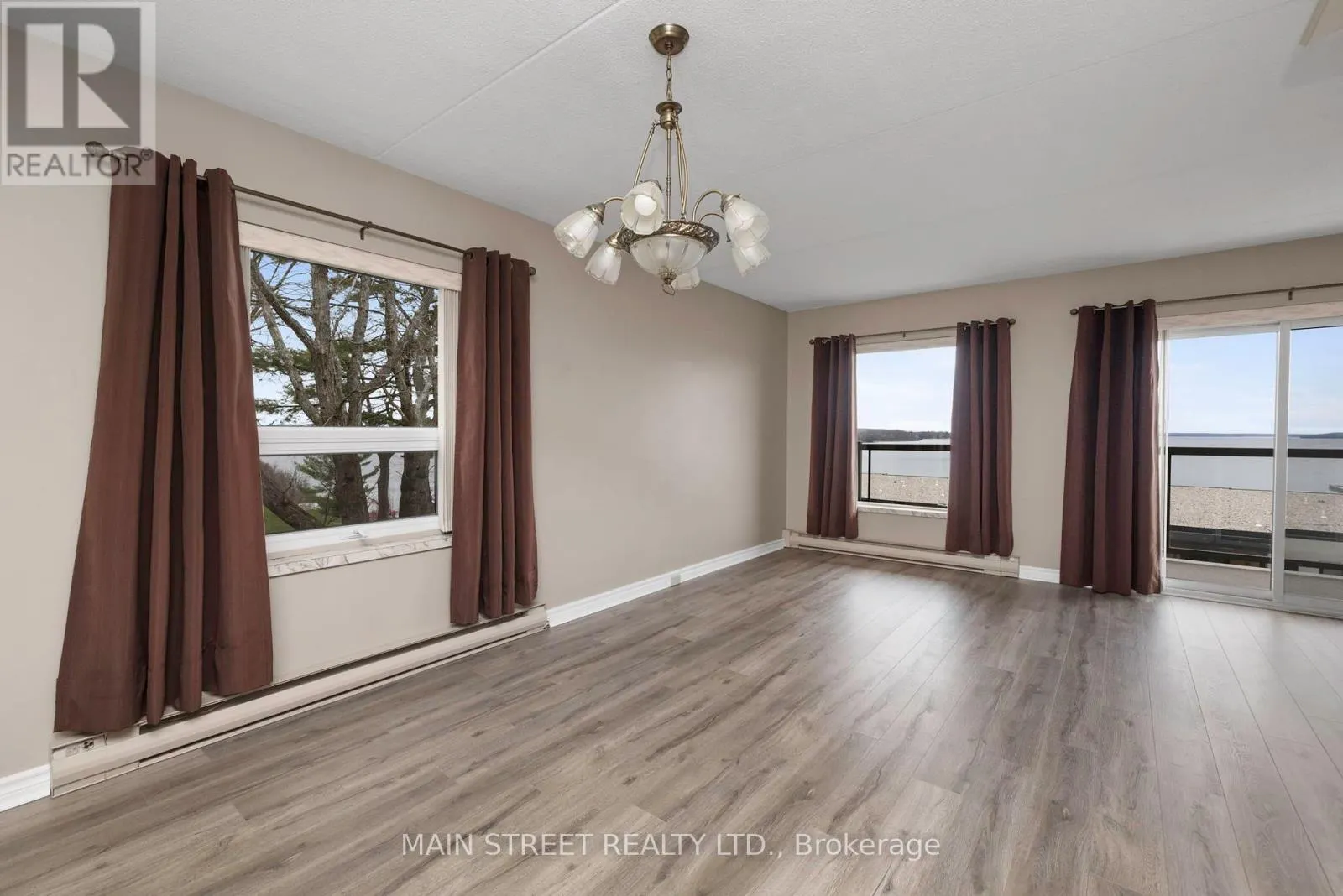 203 - 200 BEACONVIEW HEIGHTS