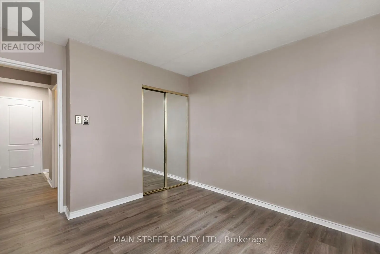 203 - 200 BEACONVIEW HEIGHTS