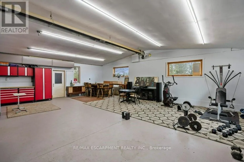407 THIRD ROAD E