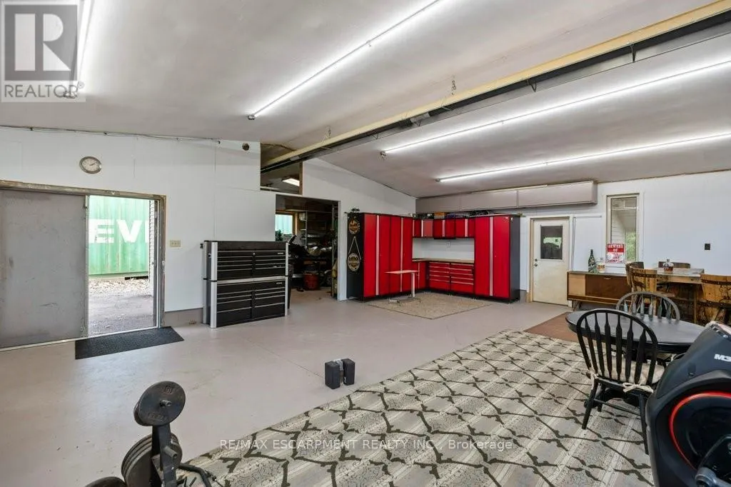 407 THIRD ROAD E