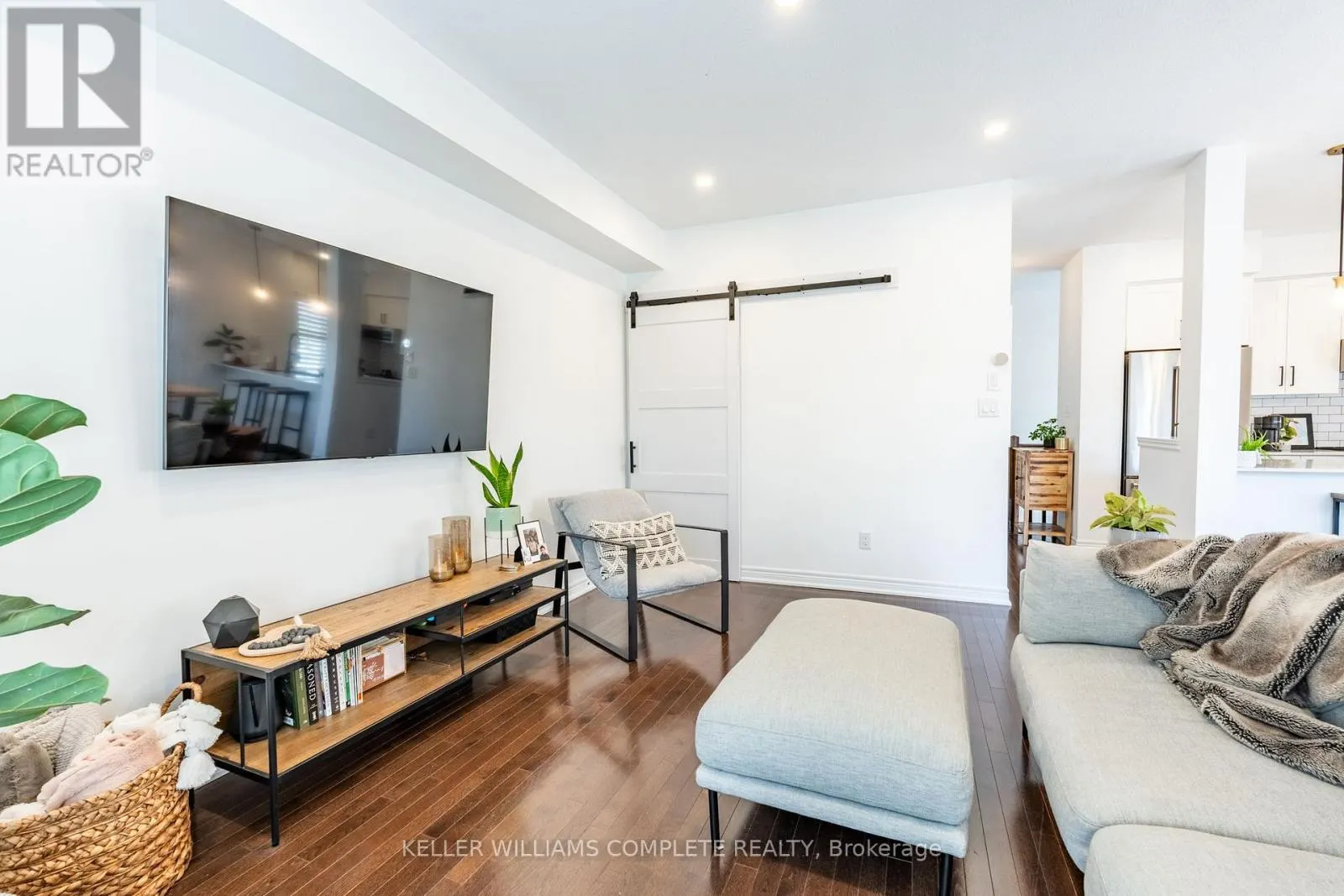 40 - 257 PARKSIDE DRIVE