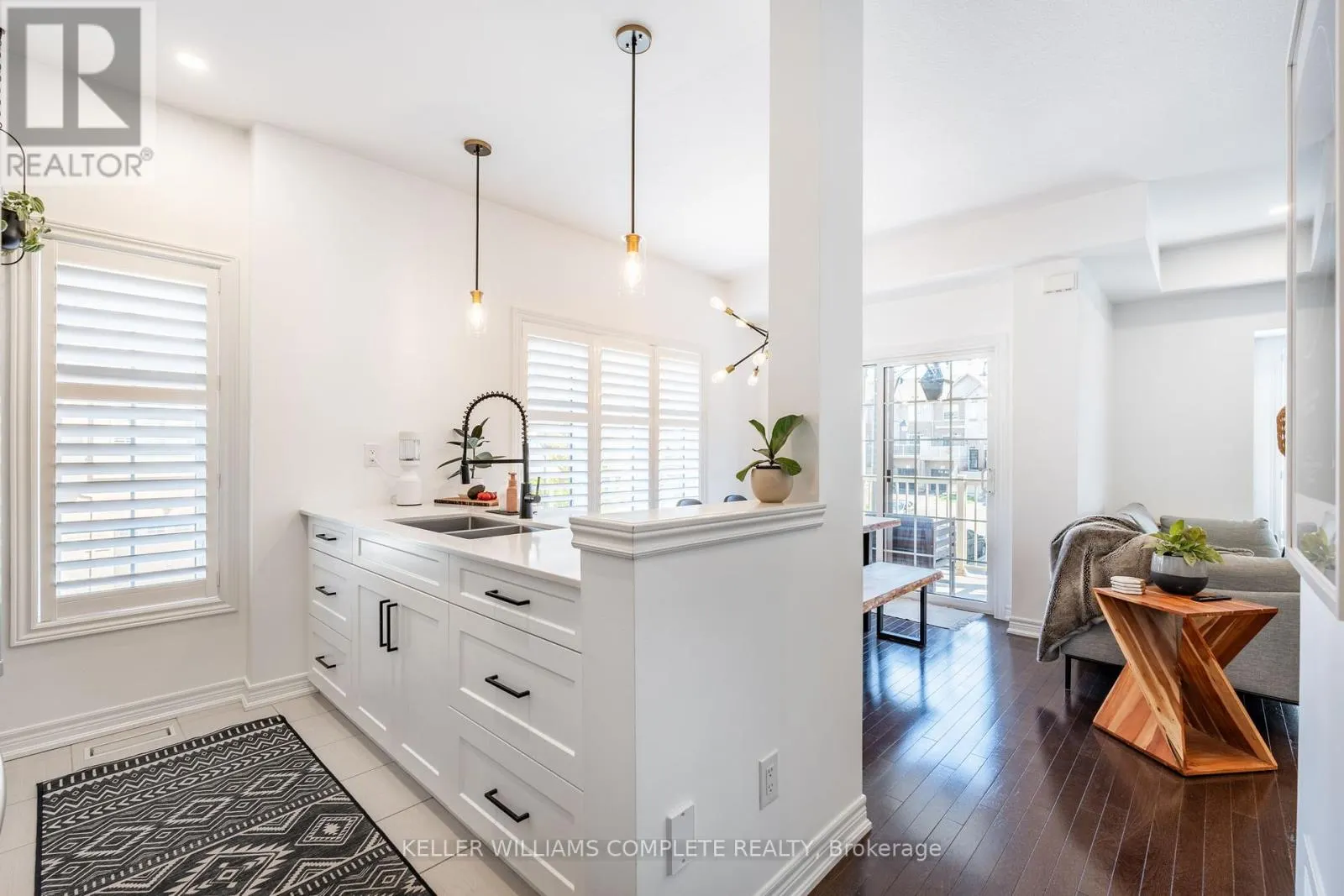 40 - 257 PARKSIDE DRIVE