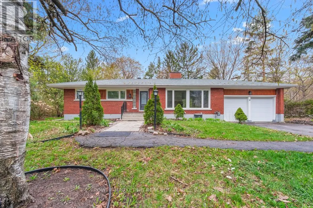17 ROTHWELL DRIVE
