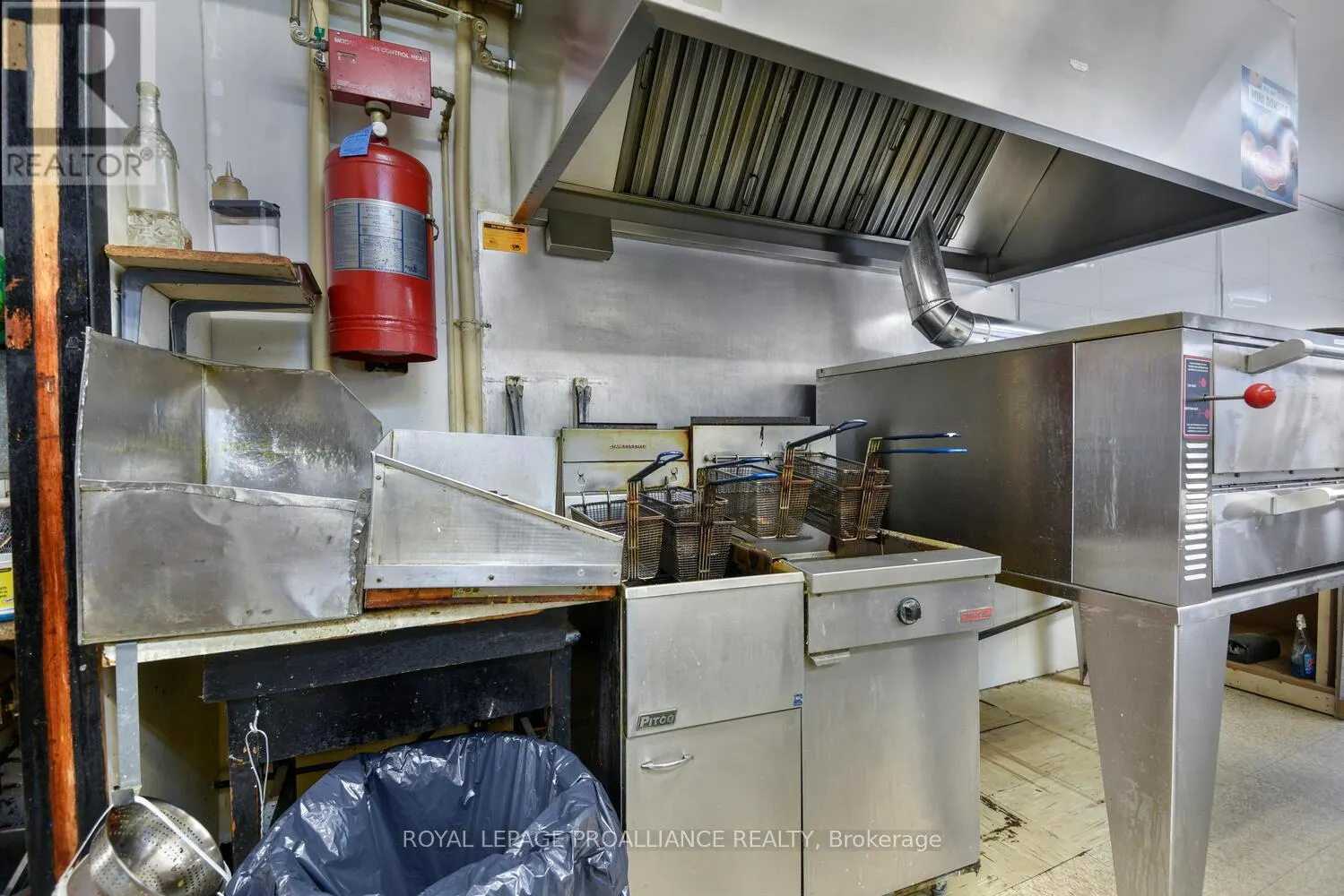 6 - 1275 KENSINGTON PARKWAY