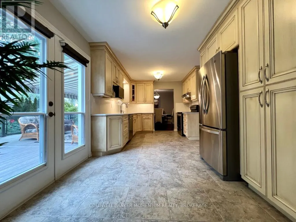 8 MEADOWBROOK LANE