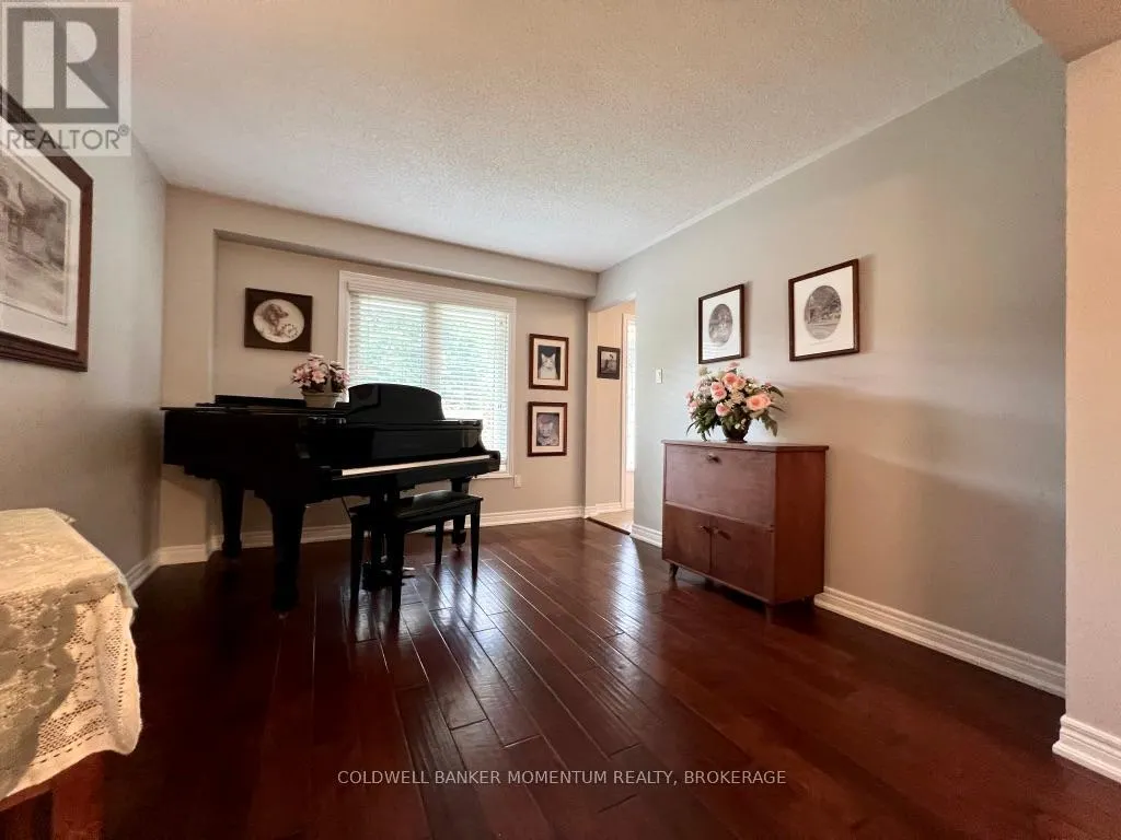 8 MEADOWBROOK LANE